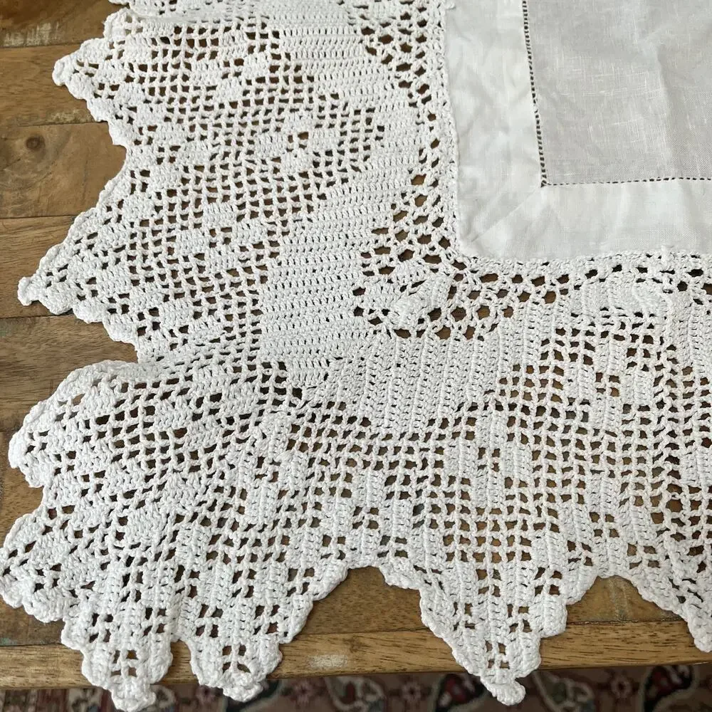 Victorian Irish Linen Handmade Lace Table Topper Centerpiece